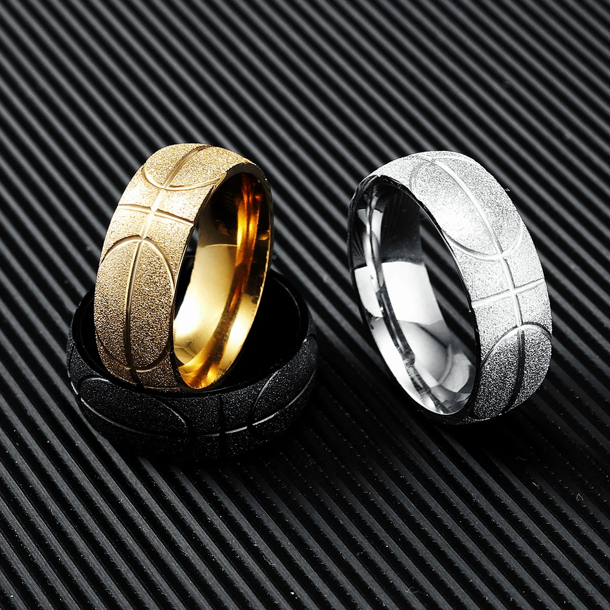 

316L Stainless Steel Ring Basketball Men Rings Matte Golden Plated Simple Classic for Friend Couple Jewelry Best Gift Wholesale