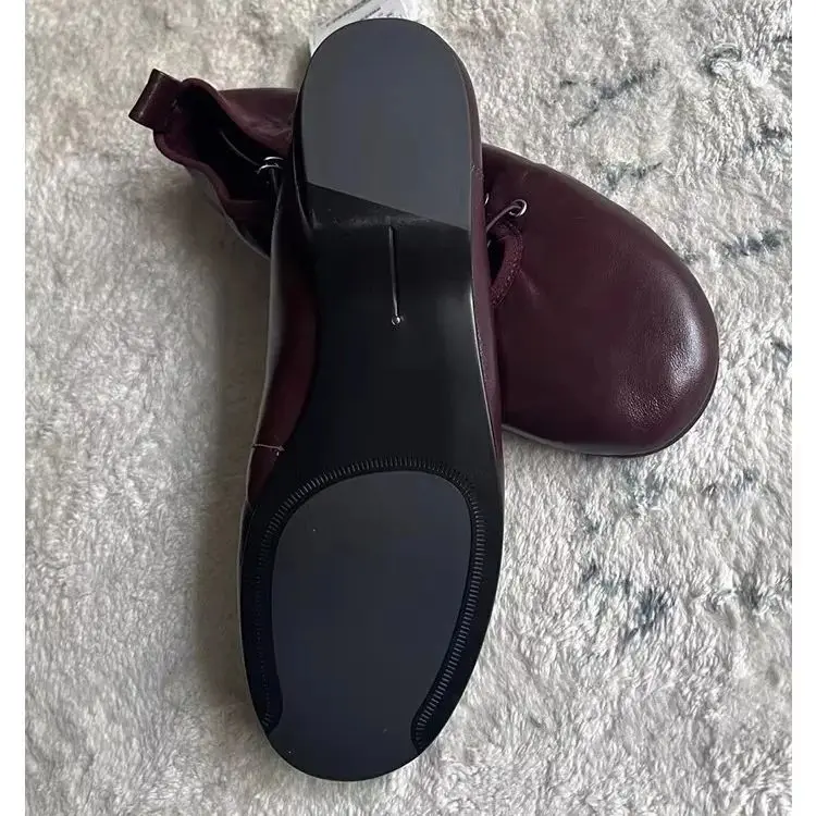 Женские кожаные сандалии на плоской подошве с круглым носком