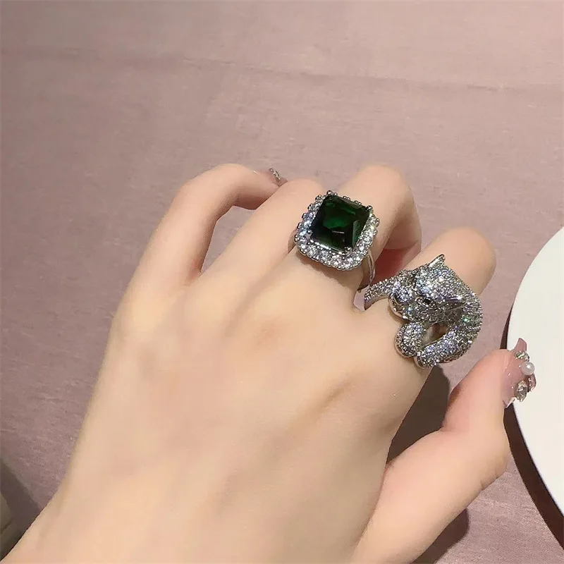 

French retro luxury temperament emerald ring female open mouth color treasure leopard ring adjustable index finger ring set