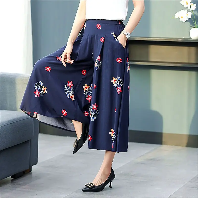 Рисунок 4 - Женская юбка с широкими штанинами