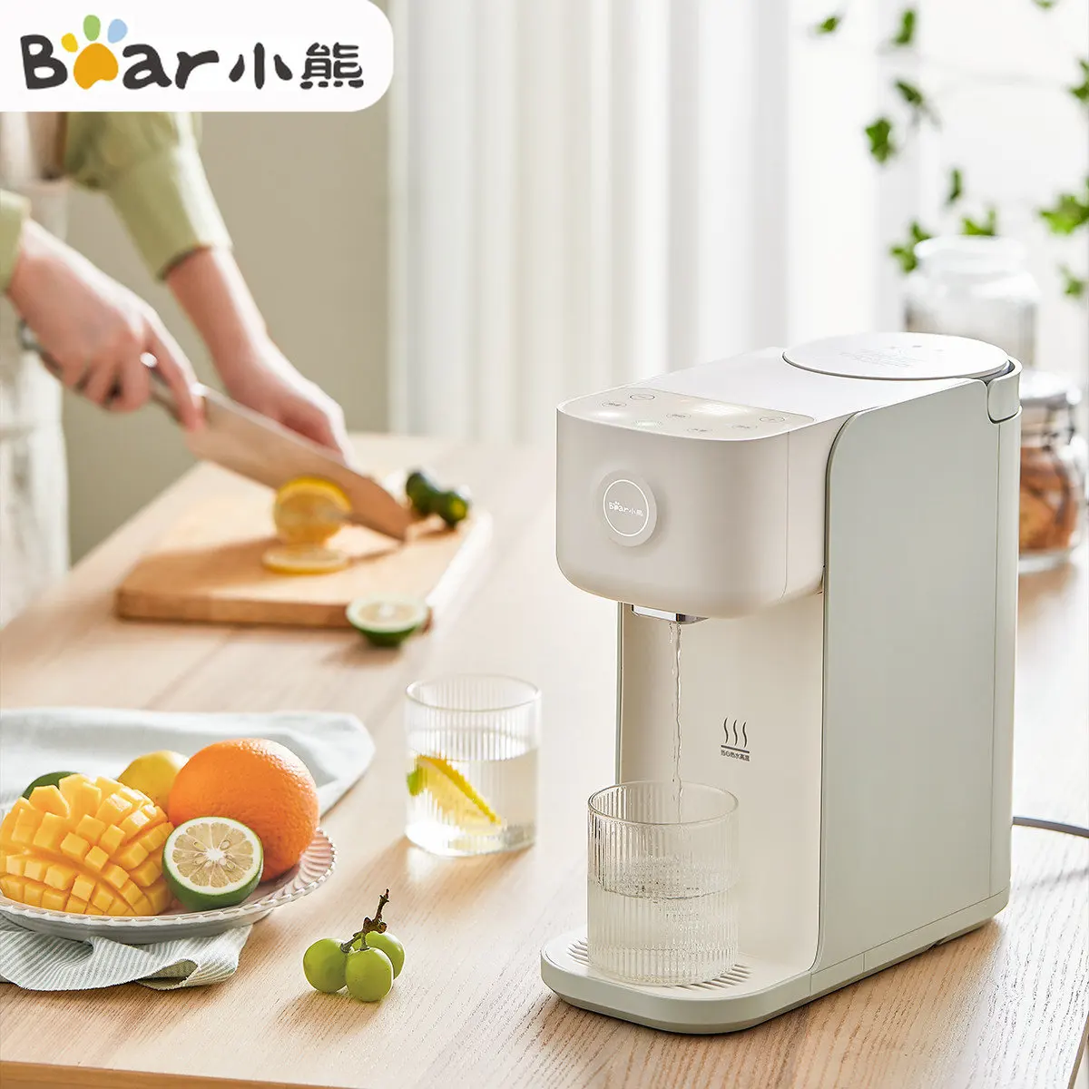 

Bear 2L Instant Heating Water Dispenser Protable Drinking Fountain Instantly Heated Electric Bottle Water Pump Water Heater
