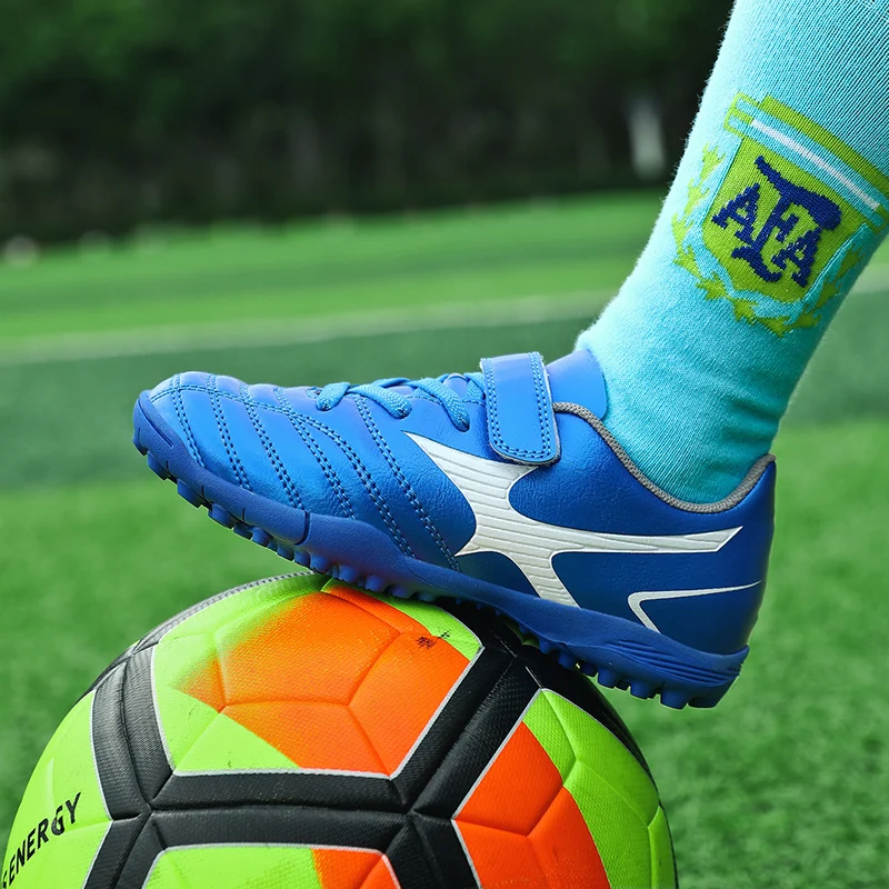 High quality Kids Football Shoes Children Sneakers Boys Indoor Soccer Shoe Cleats Football Boots Turf Sneakers chuteira campo