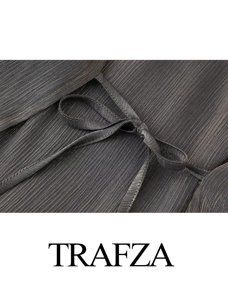 Женская блузка с отложным воротником и брюки широкими штанинами карманами