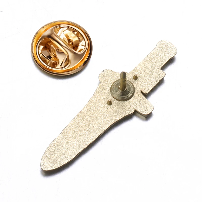 Эмалевые броши с тиснением