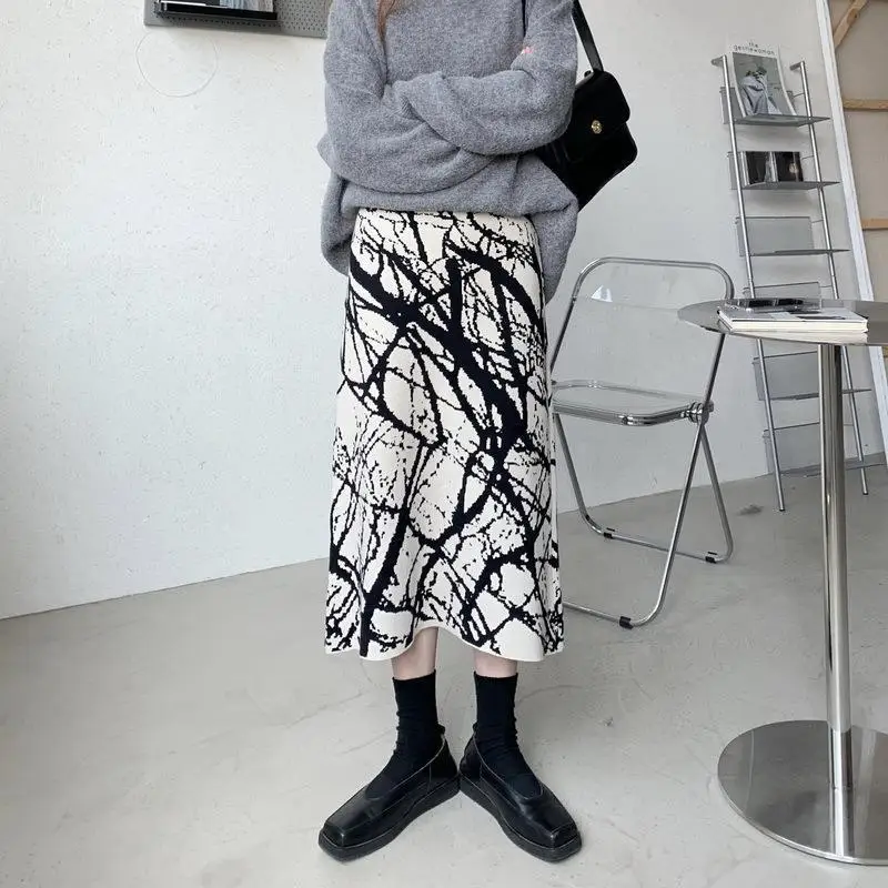 

Retro High Waist Thickened Knitted Skirt Women's Fashion Casual Mid-length Skirts All-match A-line Long Skirt Autumn Winter New