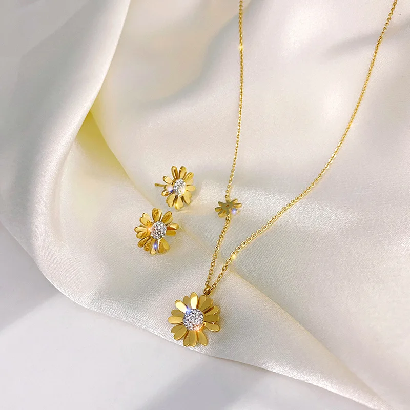 

2023 New Fashion Upscale Stainless Steel Jewelry Zircon Daisy Sun Flower Charms Chain Choker Necklaces Pendants For Women Gift