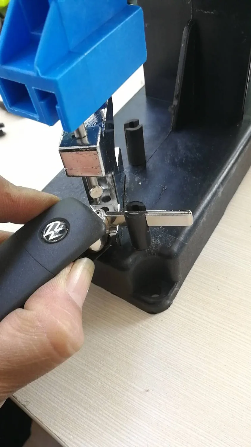 AZGIANT Car folding key remover embryo Flip pin Installation and disassembly Tool locksmith tool | Автомобили и мотоциклы