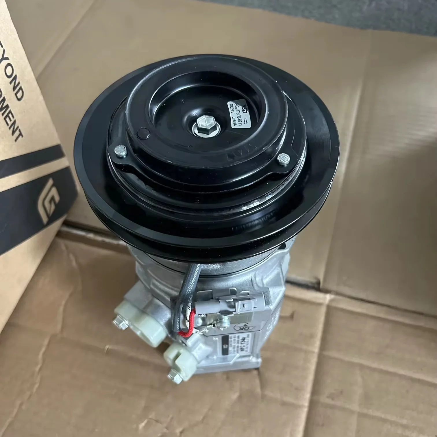 Запасные части для экскаватора LIUGONG CLG933 компрессор 46C0752