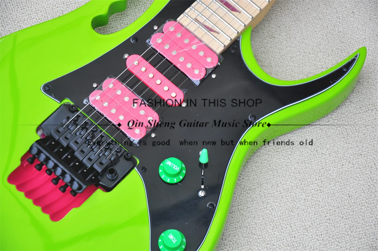 6-струнная электрическая гитара, корпус из липы зеленой гитары, Черный мост тремоло, кленовый гриф, розовые пикапы HSH