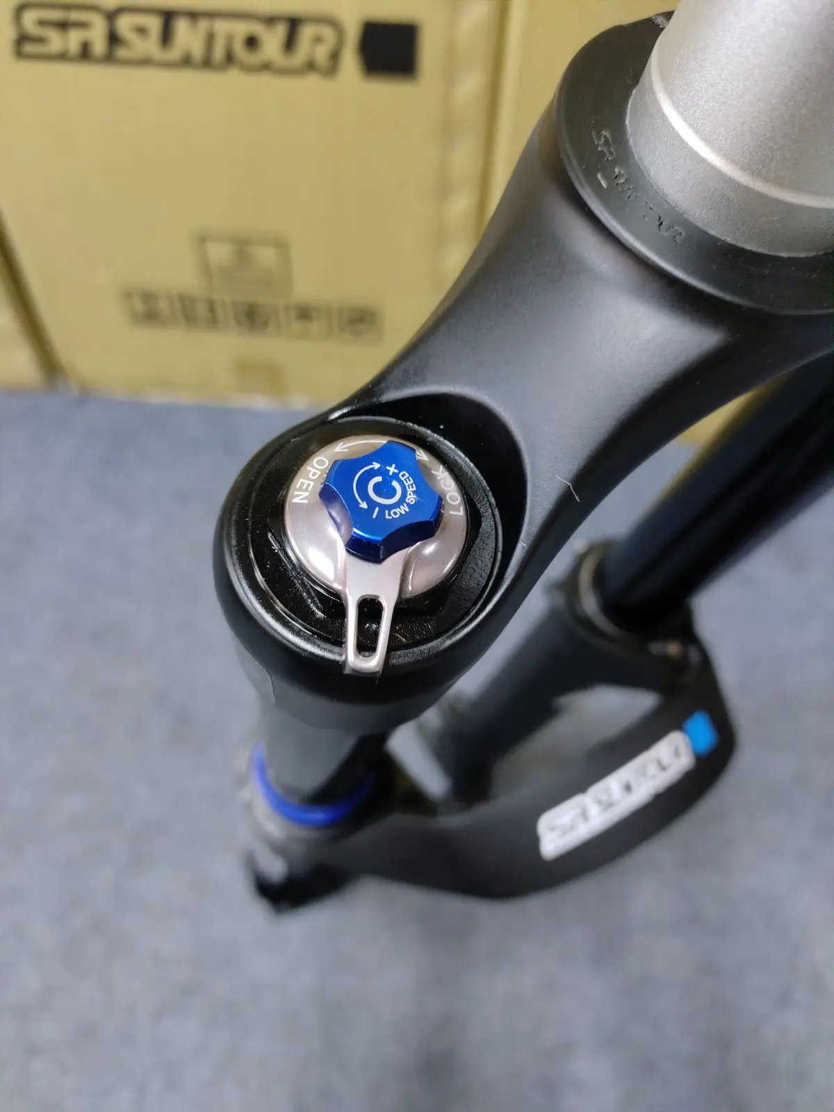 SR SUNTOUR AION36 воздушная вилка для велосипеда 27 5/29 дюймов распорка 36 мм сквозная ось