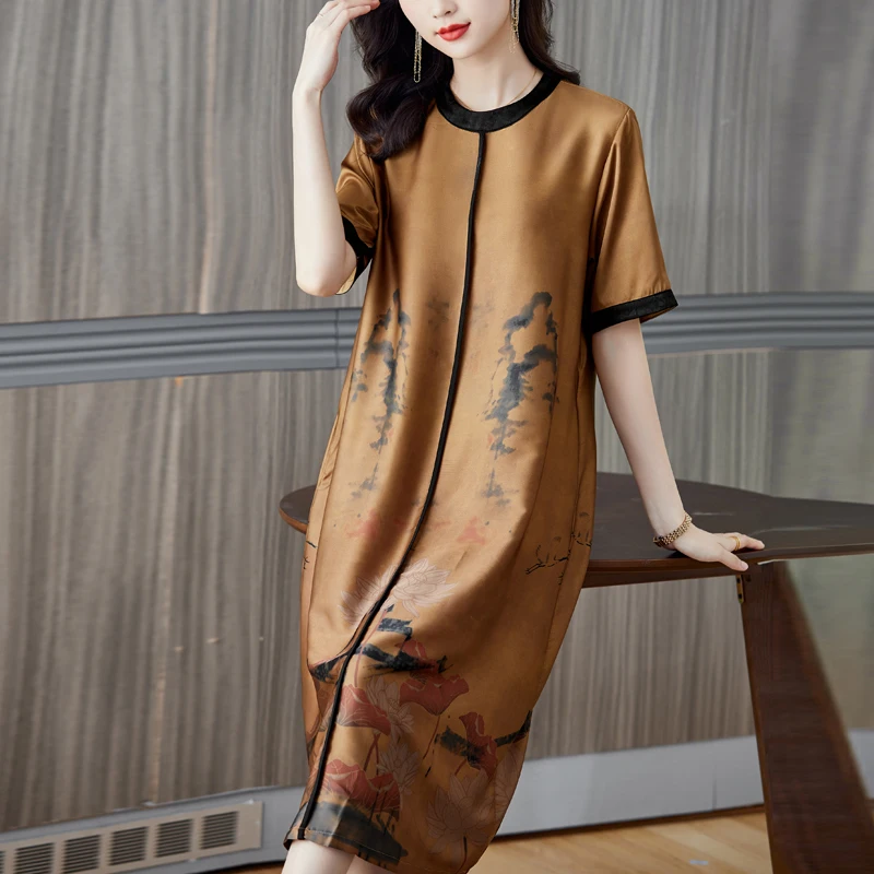 Летнее желтое шелковое атласное платье миди с цветочным принтом и коротким