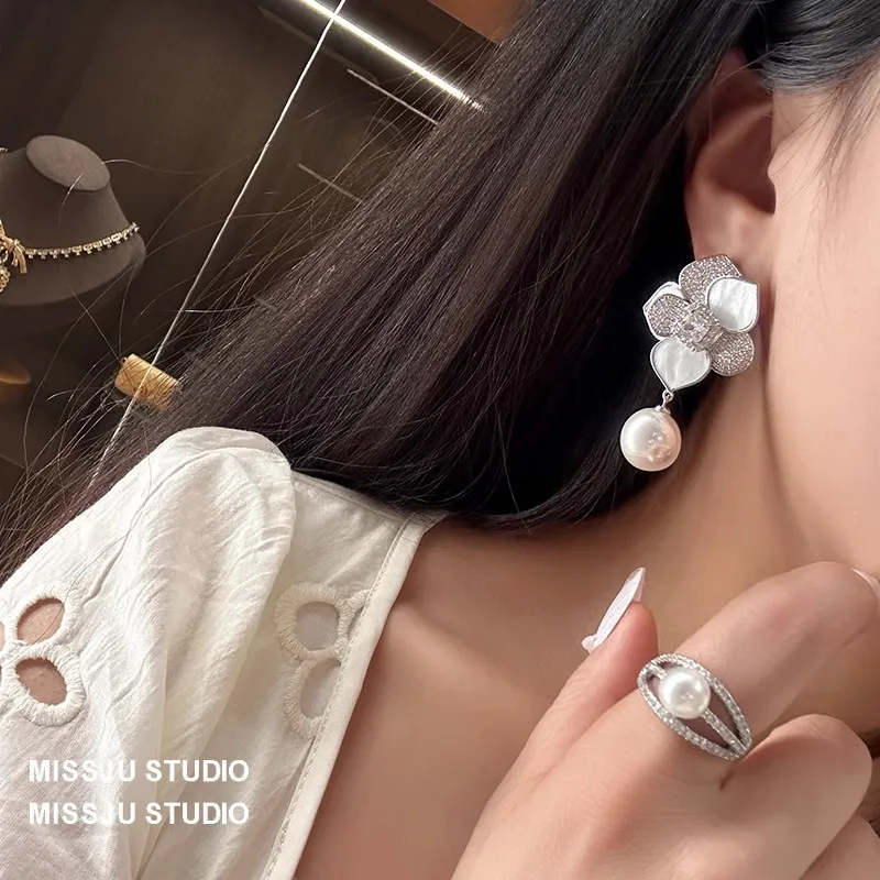 Yessy Vee женские серьги с цветами французские королевские бриф трехмерные