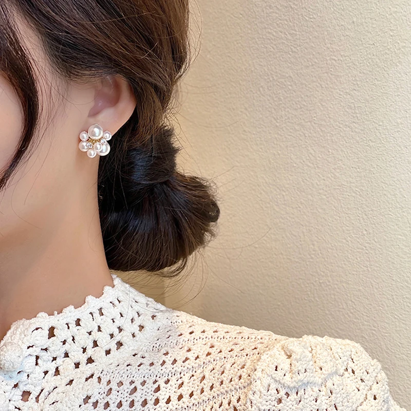 

Женские уникальные серьги-гвоздики с жемчугом