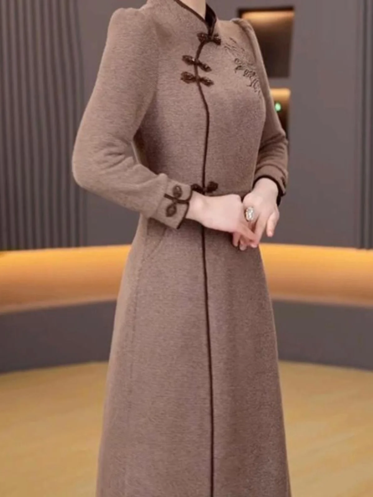 Улучшенное женское платье National Sle 2024 зимнее новое достойное и элегантное миди на