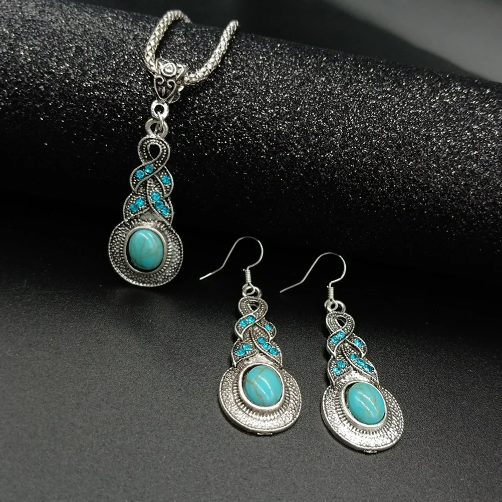 

3PCS Set Artificial Kallaite Creative Fashion Necklace Earring Set for Dating