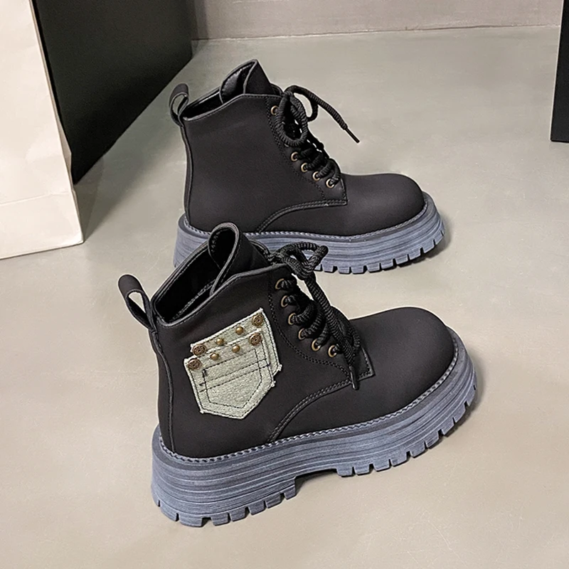 Женские ботинки в стиле Лолита с заклепками до середины икры