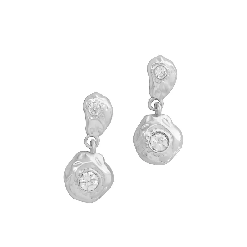 

Небольшие и роскошные дизайнерские серьги, серьги неправильной плиссированной текстуры, женские серьги из искусственного серебра