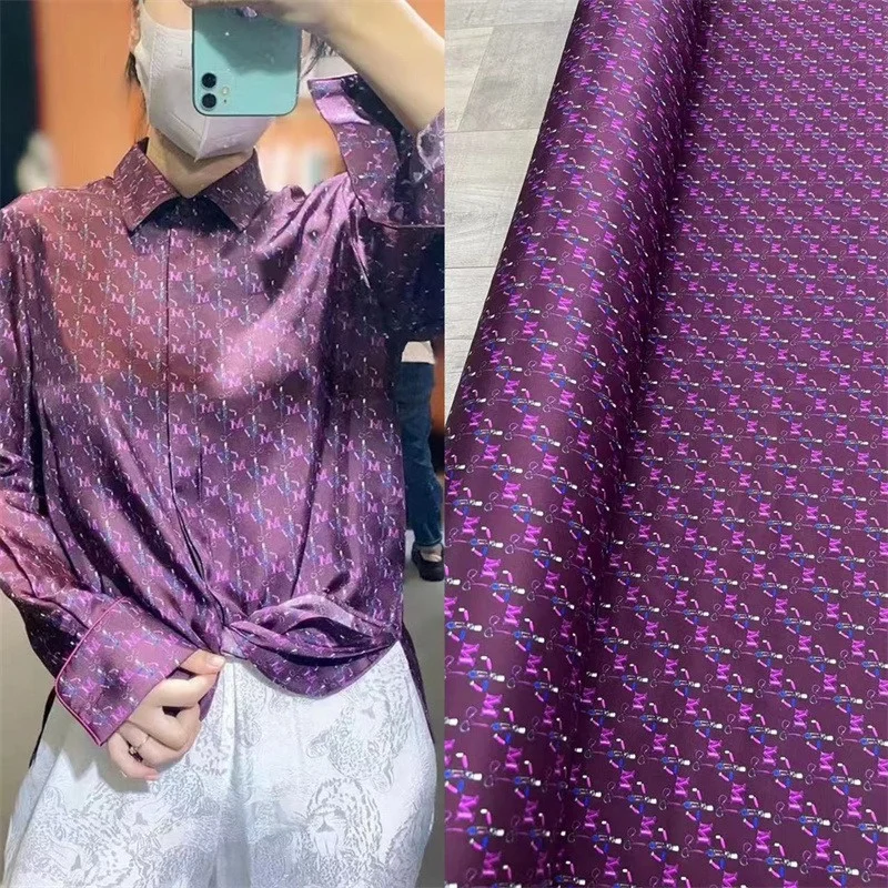 

Модный Европейский и американский бренд виноградный Фиолетовый эластичный шелк саржевая ткань женский роскошный комплект платье рубашка дизайнерская буква M Div ткань