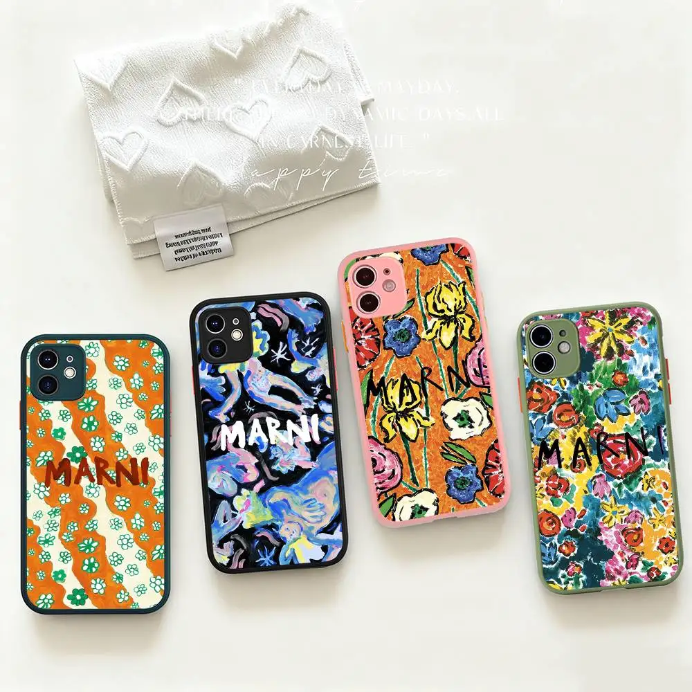 Фото Матовый полупрозрачный чехол M-Marni Flower для iPhone 11 12 13 14 15 16 Pro Max Plus №4