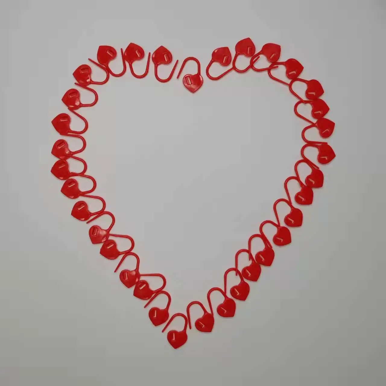 50pcs Heart Shaped Stitch Markers Plastic Knitting Crochet Locking Holder Needle Sewing Accessories |