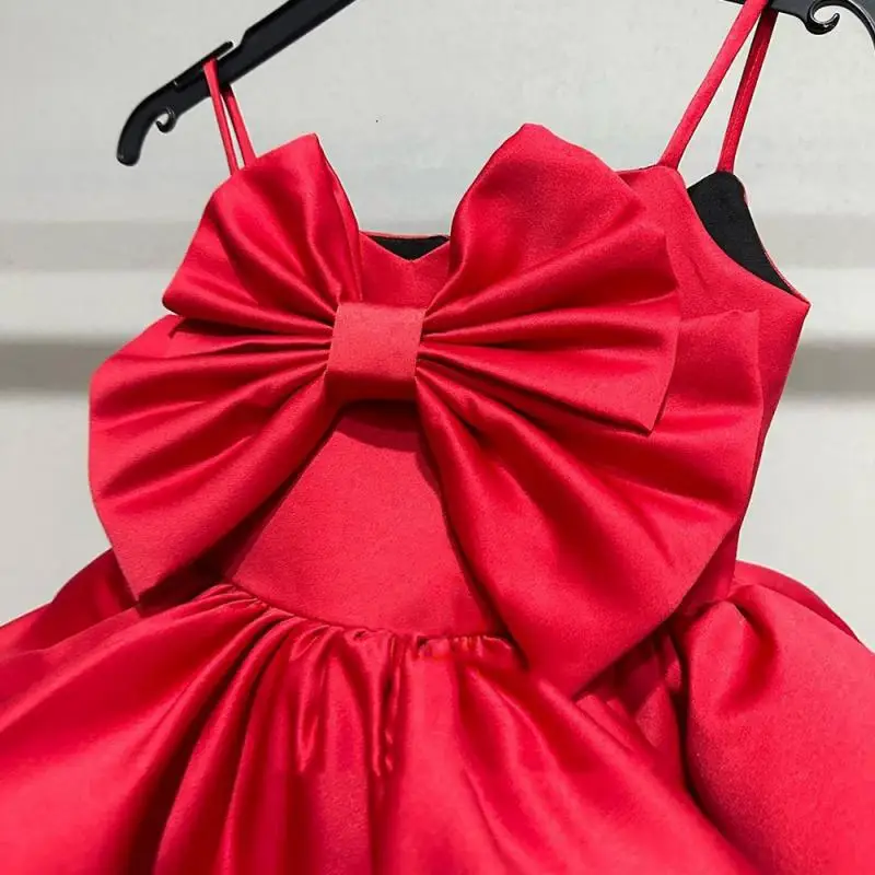 Однотонное элегантное платье на бретельках для девочек