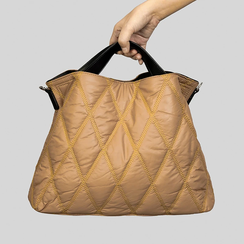 

Tote Bag Big Capacity Purses And Handbag Luxury Designer Bags For Women 2023 New Fashion Lingge Space Cotton Shoulder Bag