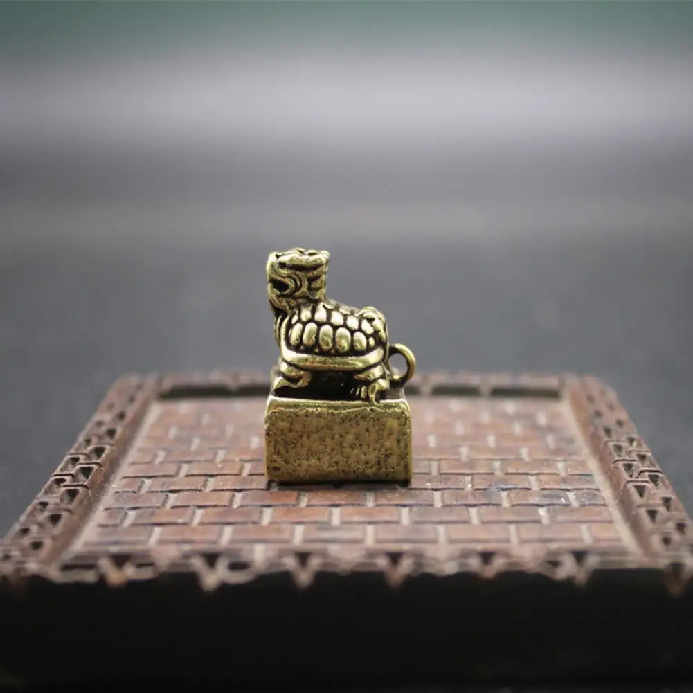 

Chic Sophisticated Texture Long Lasting Eye-catching Pixiu Statue Animal Seal Model Animal Seal Sculpture