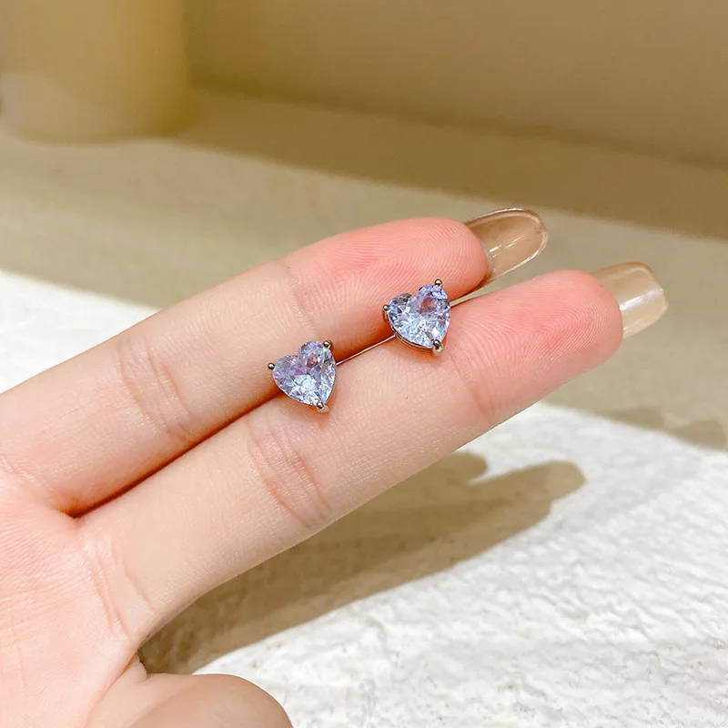 

Classic Heart Stud Earrings White Zircon Crystal Earrings for Women Daily Jewelry Fine Earrings Accessories