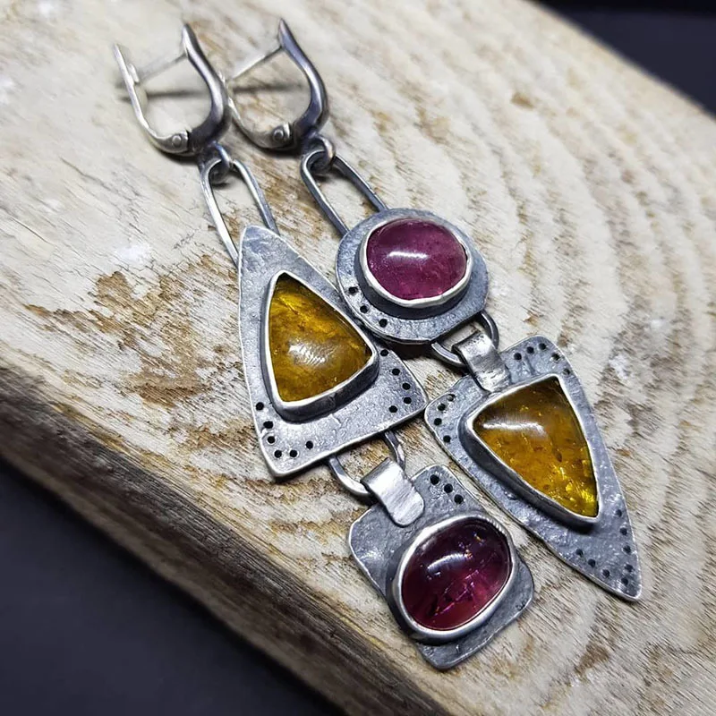 

Vintage Geometric Triangle Metal Amber Pendant Earrings Asymmetrical Ear Clip Personality Jewelry for Women Party Festival Gifts