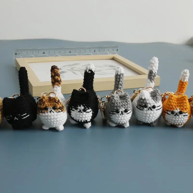 Фото Брелок-подвеска 2026 Crochet Kitten Series: милый вязаный котик ручной работы, толстый кот-брелок, вязаное животное, аксессуар для рюкзака, подарки №4