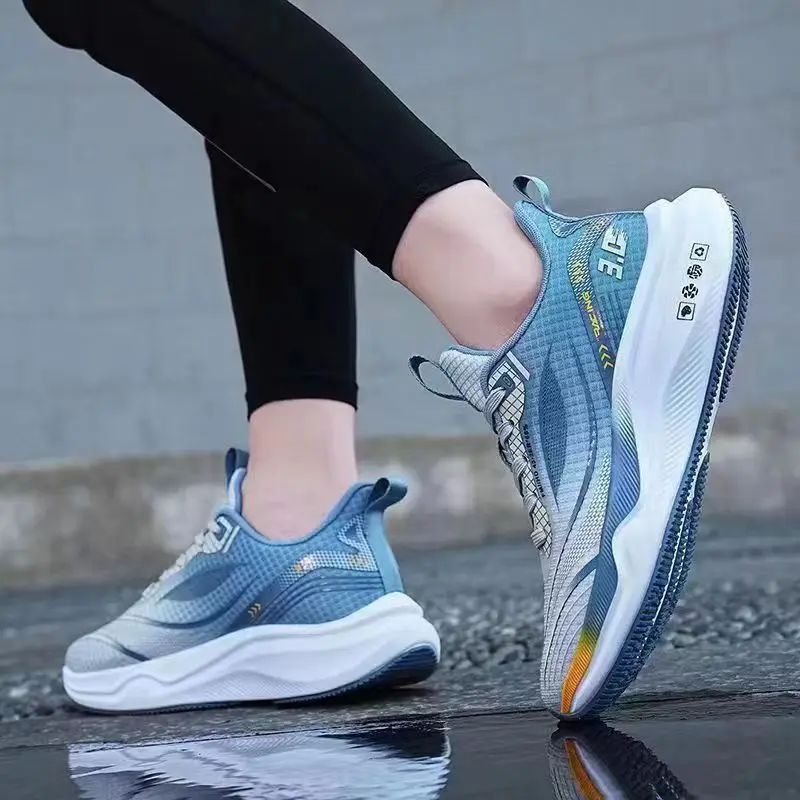 Легкие мужские повседневные туфли на мягкой подошве модные спортивные удобные