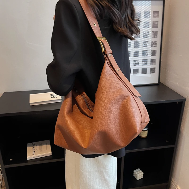 

PU Leather Large Capacity Shoulder Bags Korean Version Woman Western Style Handbags Fashion Simple Leisure Female Messenger Bags