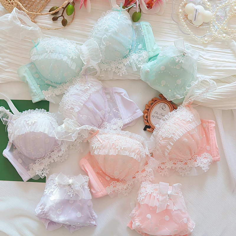 Комплект женского кружевного нижнего белья с чашками пуш-ап и блестками