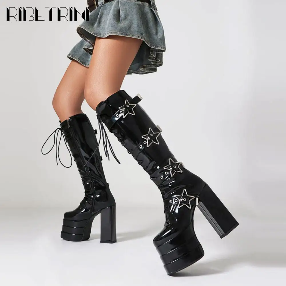 Женские мотоциклетные сапоги до колена на высоком каблуке со шнуровкой и пряжкой