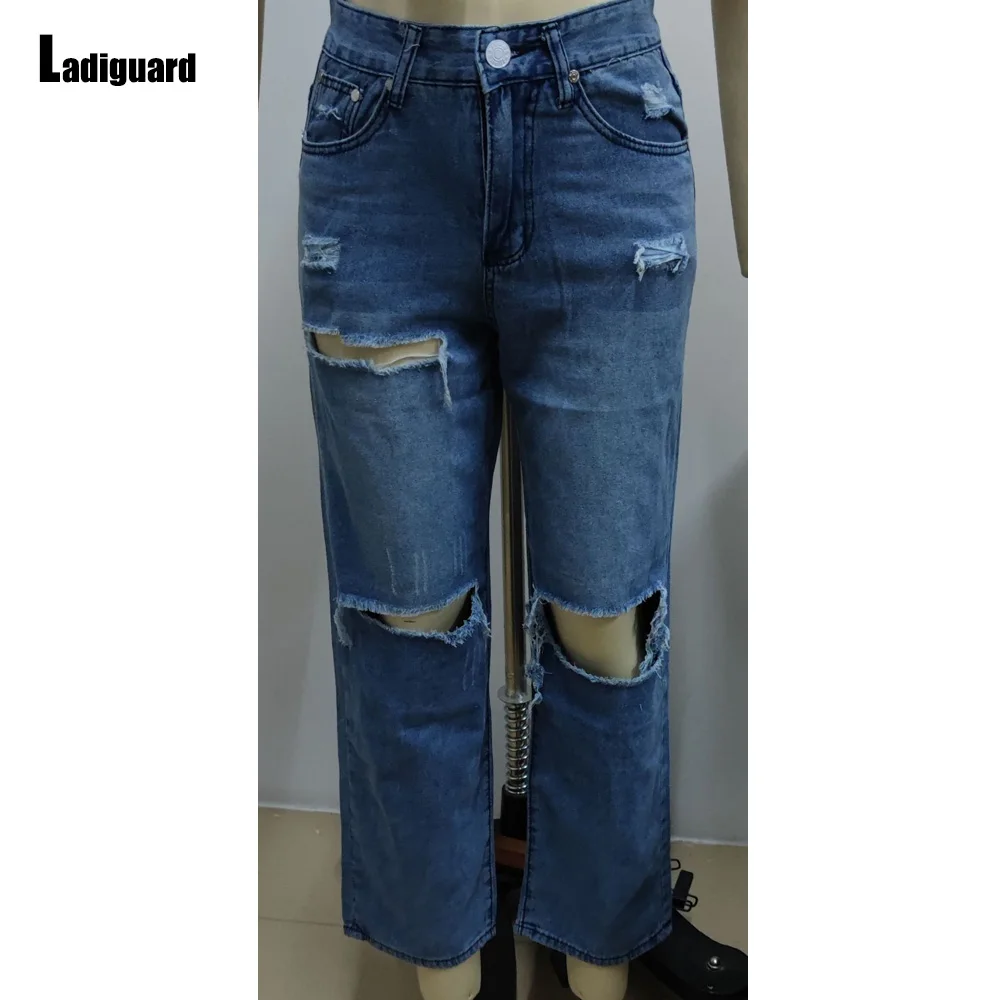 Рисунок 2 - Женские прямые брюки из джинсовой ткани