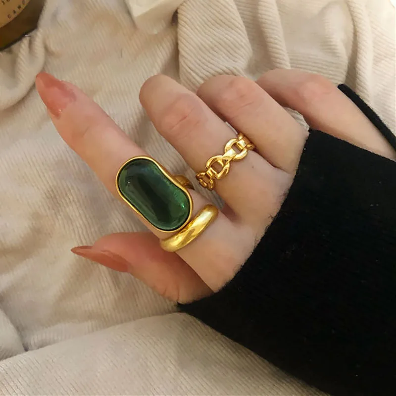 

925 Stamp Wedding Rings for Women New Fashion Creative Design Green Stone France Vintage Party Bride Jewelry