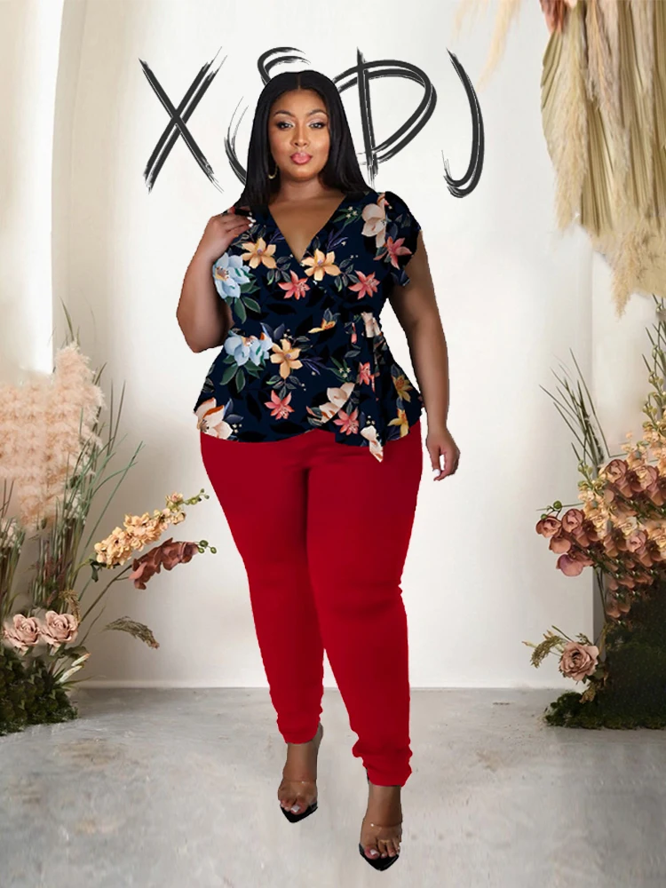 Женский комплект из двух предметов элегантный облегающий топ и леггинсы летний