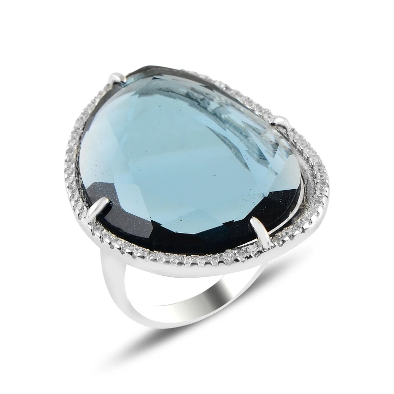 

Серебряное кольцо с фианитом