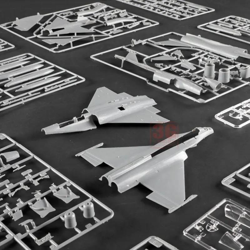 Фото Набор для сборки модели самолета Trumpeter 01699 PAF J-10CE Multi-Role Fighter & IAF Rafale 2 в 1, масштаб 1/72 №4