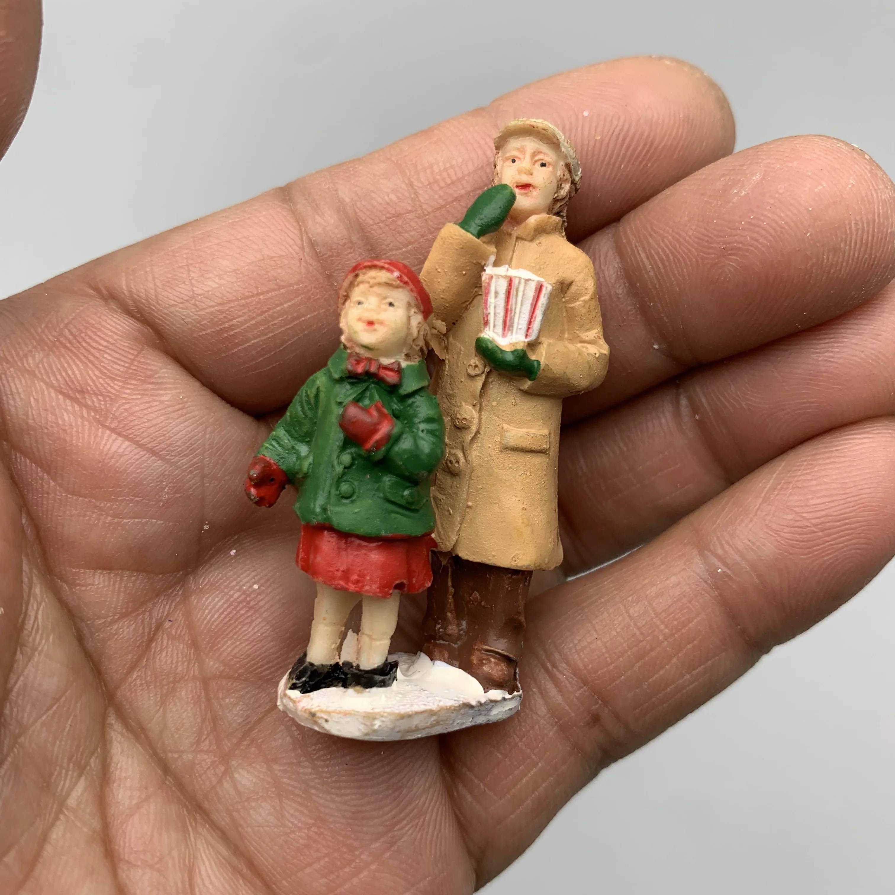 

Миниатюрная садовая скульптура из полимера