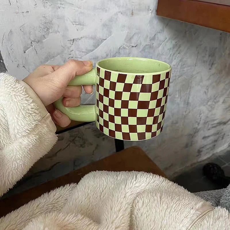 

Кружка в скандинавском стиле креативная Шахматная кружка Ins ветровая керамическая кружка для жира мозаичная решетчатая чашка для молока и ...