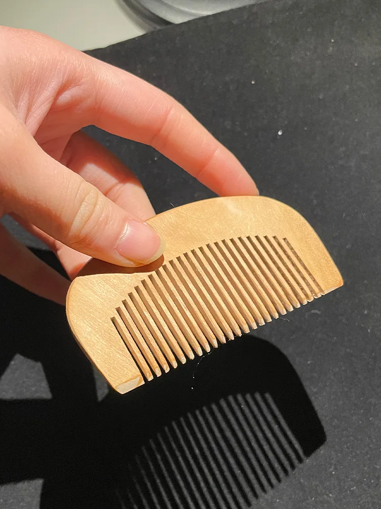 

Гребень из красного дерева, антистатический и антиспутывающий волосы, компактный и портативный парикмахерский инструмент для массажа кожи...