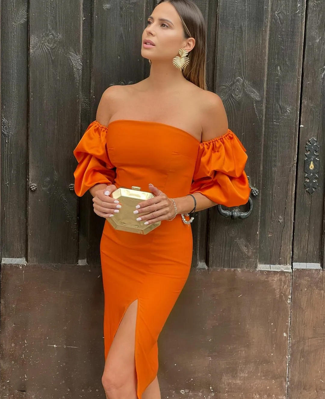 

Элегантное короткое вечернее платье без бретелек, матовое атласное платье с рукавами, облегающее оранжевое платье длиной ниже колена, женское вечернее платье