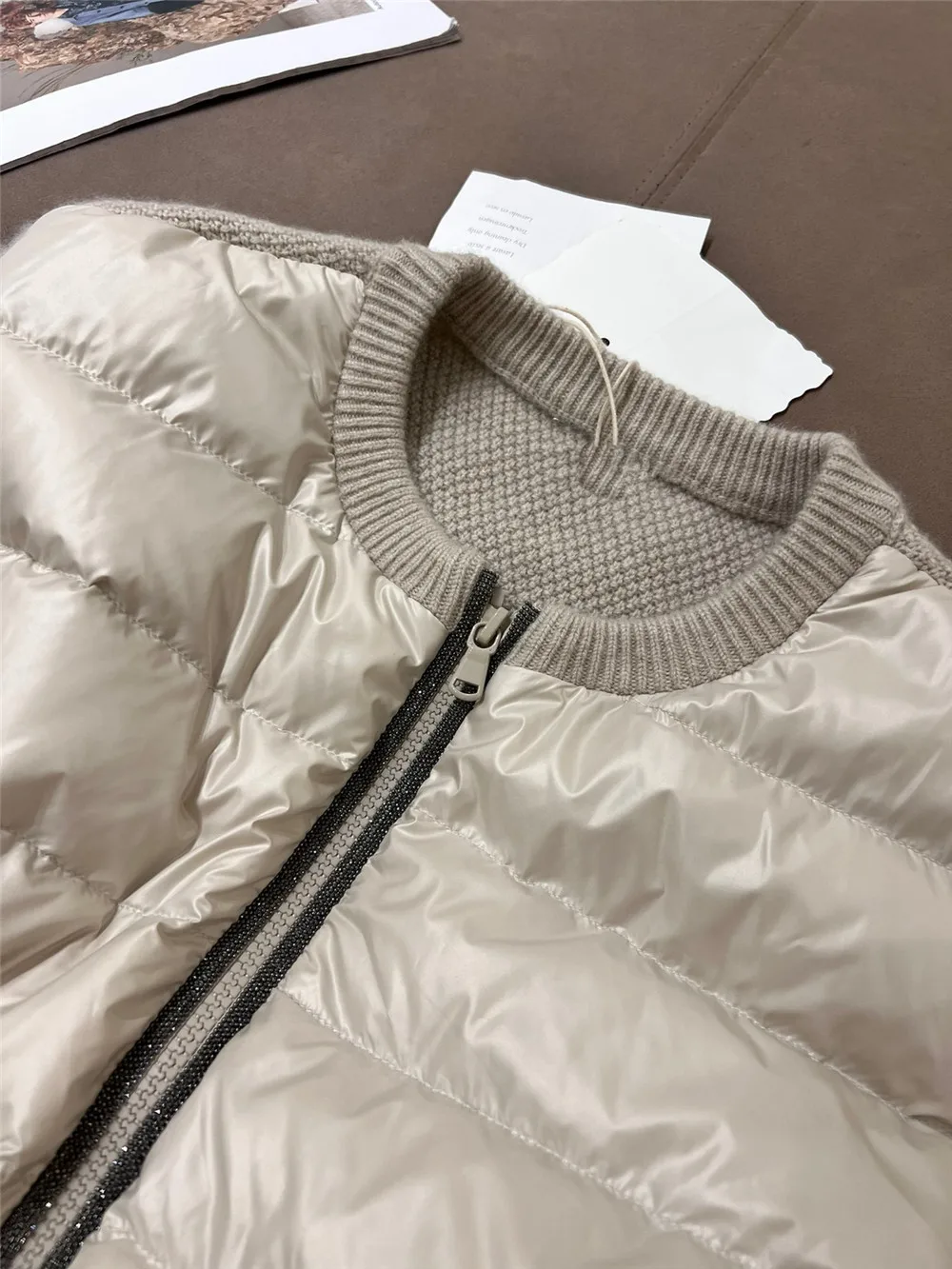 Женский пуховик в стиле пэчворк теплый кашемировый B * C с бусинами круглым