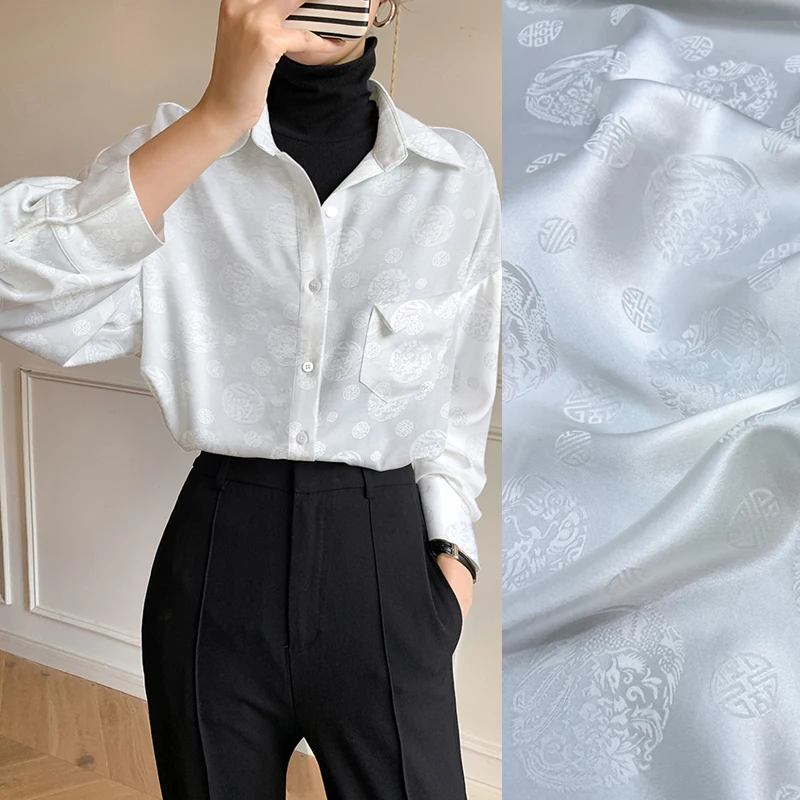 

Жаккардовая стрейчевая белая шелковая атласная ткань в китайском стиле для платья Чонсам 140 см в ширину 16 мм D1196