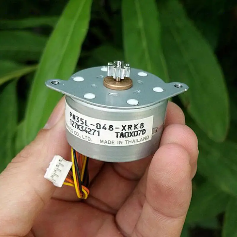 Круглый шаговый двигатель Micro NMB PM35L 35 мм 2-фазный 4-проводной с 8 зубьями 7 5 градусов