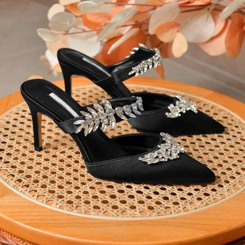 Новинка 2024 остроносые атласные зернистые каблуки