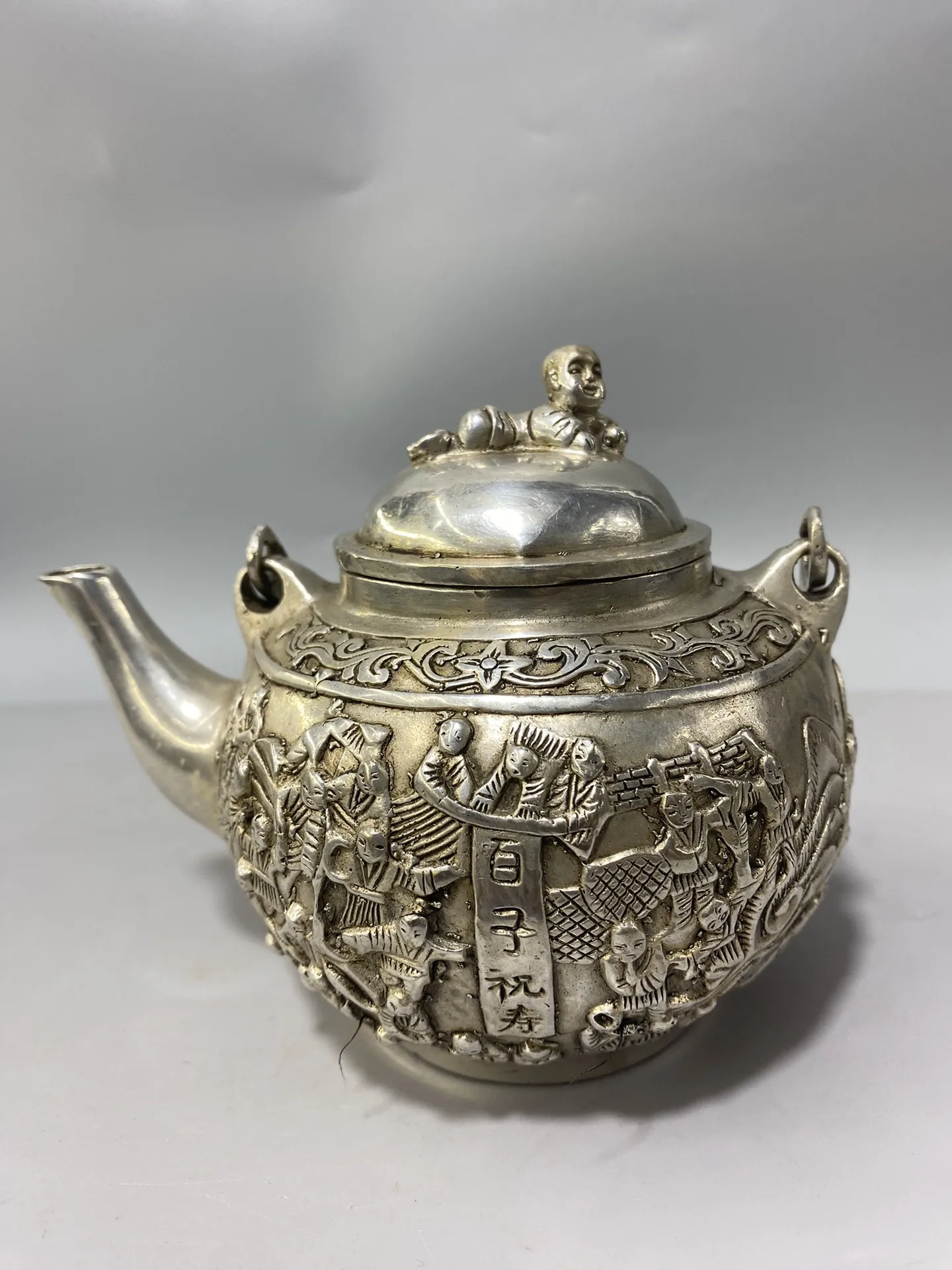 Белый медный горшок имеет красивый внешний вид изысканное мастерство и