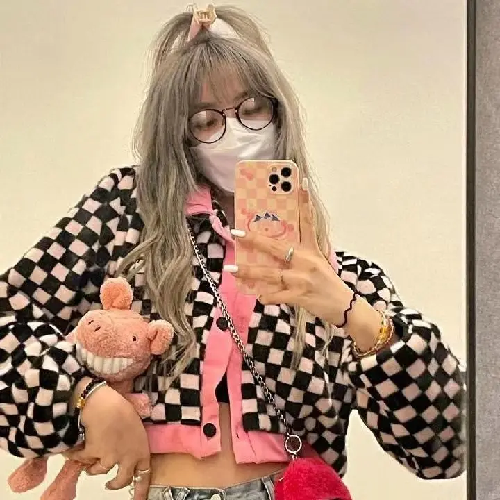 Корейский короткий кардиган контрастных цветов на пуговицах с шахматным принтом