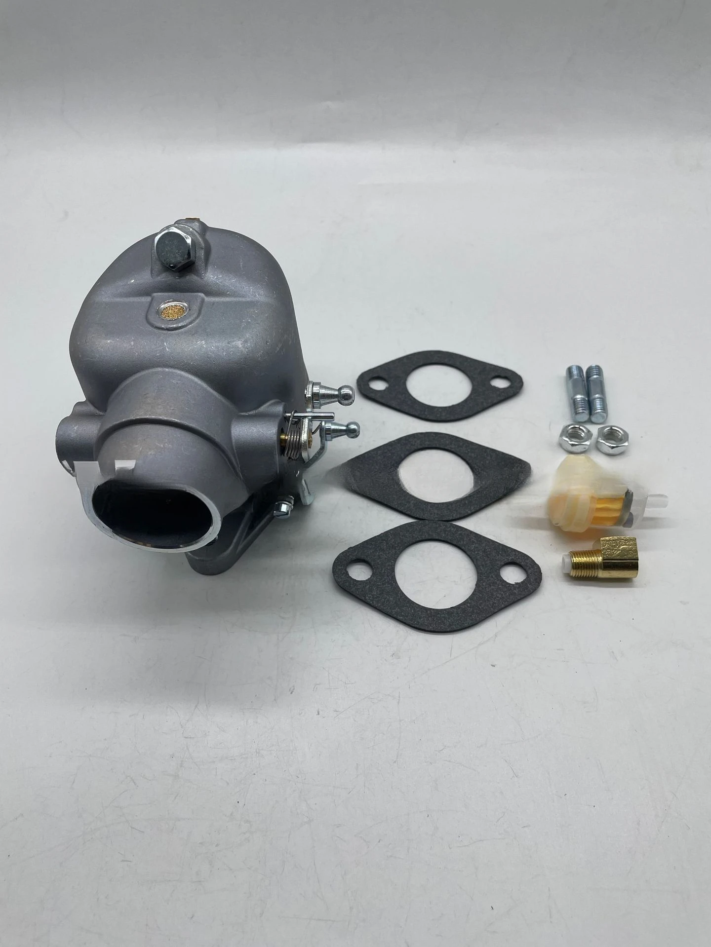 Подходит для тракторов КАРБЮРАТОР 8N9510C--HD из алюминия